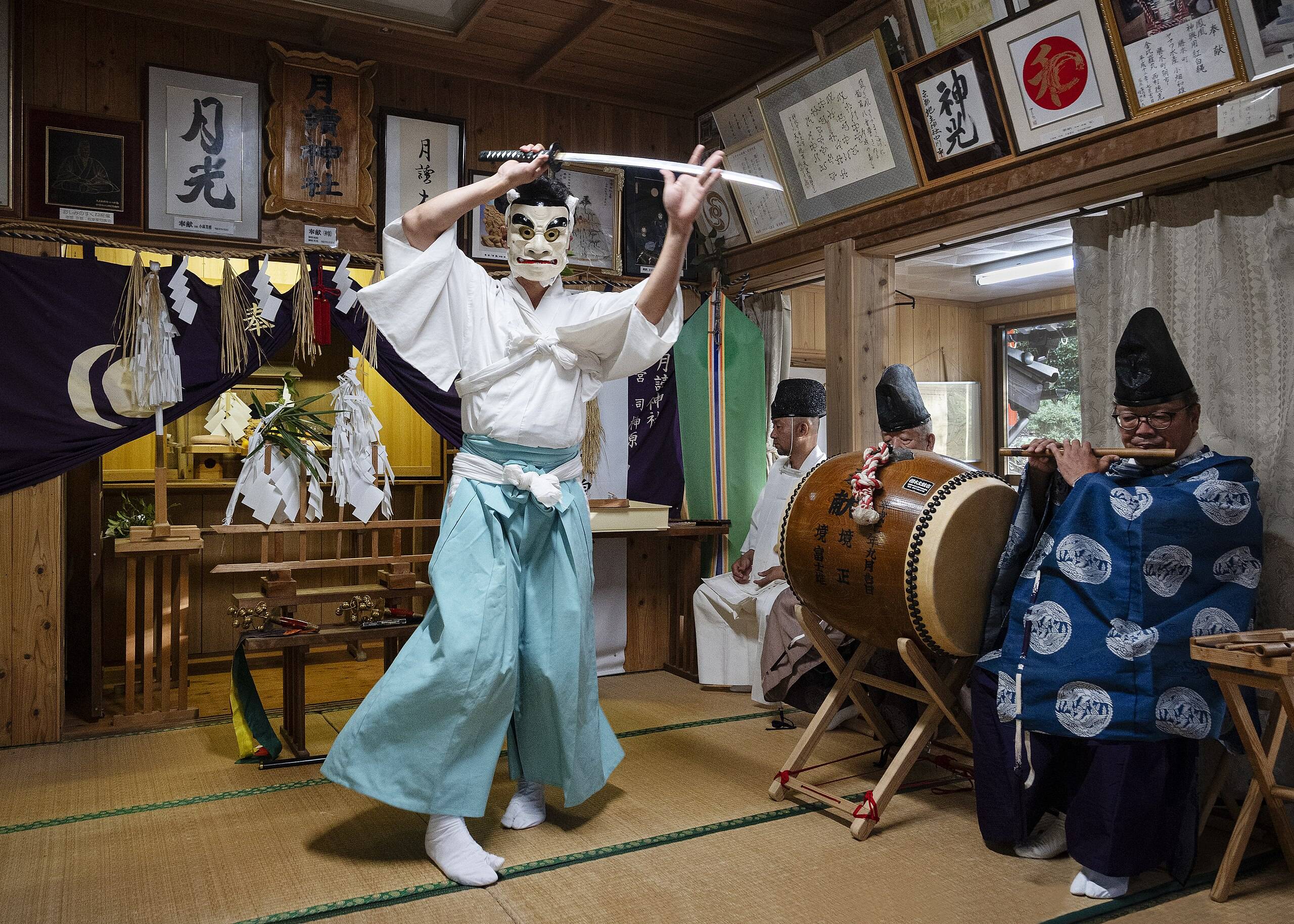 ⛩️ 달읽는 신사(쓰키요미진자) 이미지 8